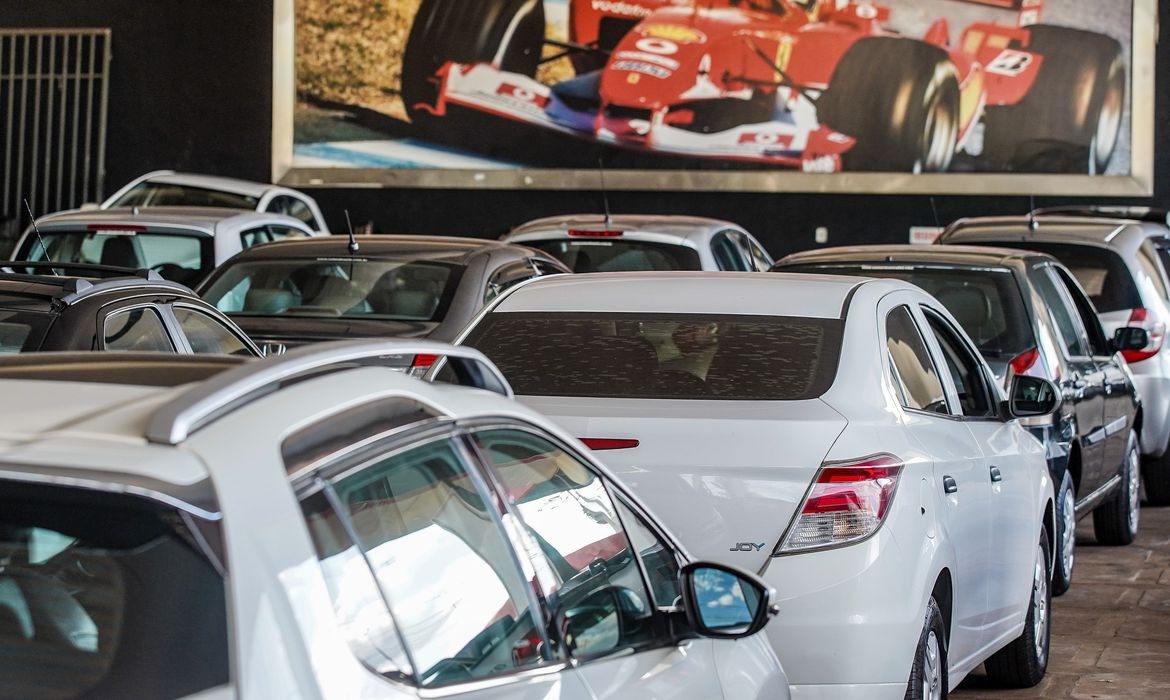 Lula sanciona decreto que zera IPI para carros compactos sustentáveis