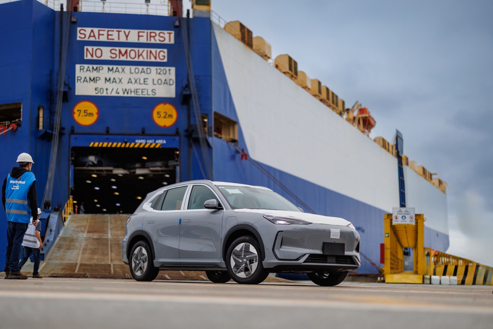 Geely EX5 desembarca no Brasil e chega às lojas em julho