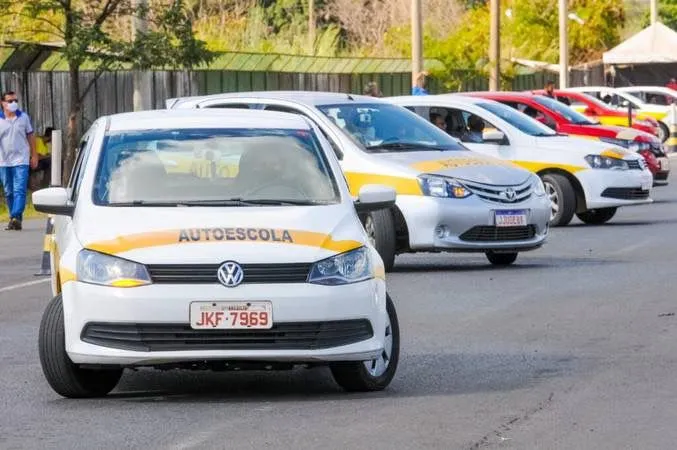 CNH sem autoescola: proposta do governo pode mudar regras para tirar habilitação