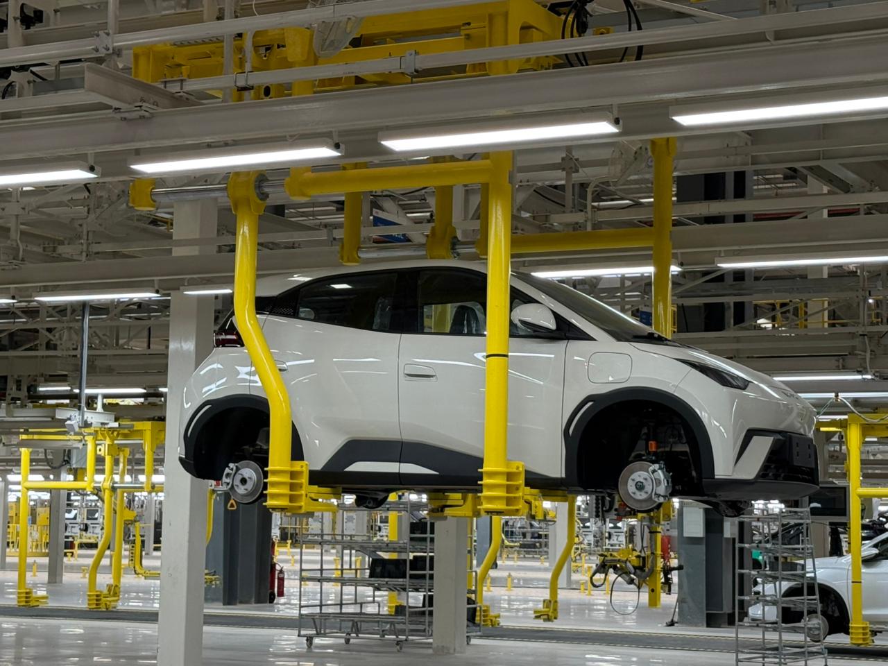 BYD exibe primeiros modelos produzidos nacionalmente