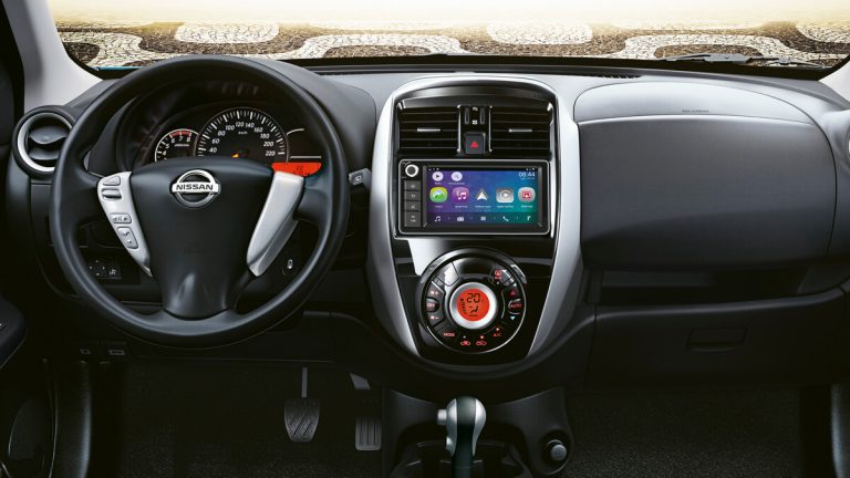 Nissan lança linha 2019 do March e Versa com nova central multimídia