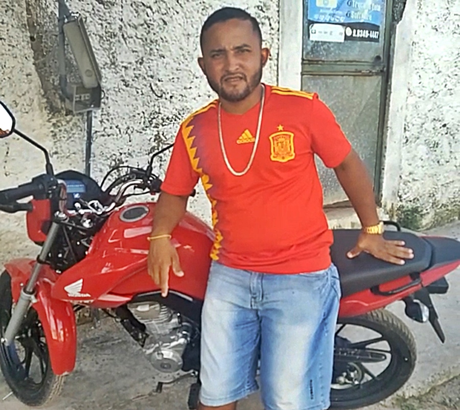 Moto persona Gleibson