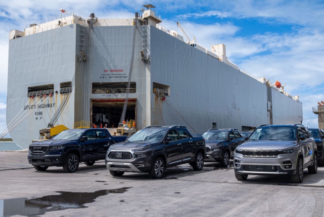Stellantis bate recorde de exportação com embarque de 4 mil veículos em Goiana